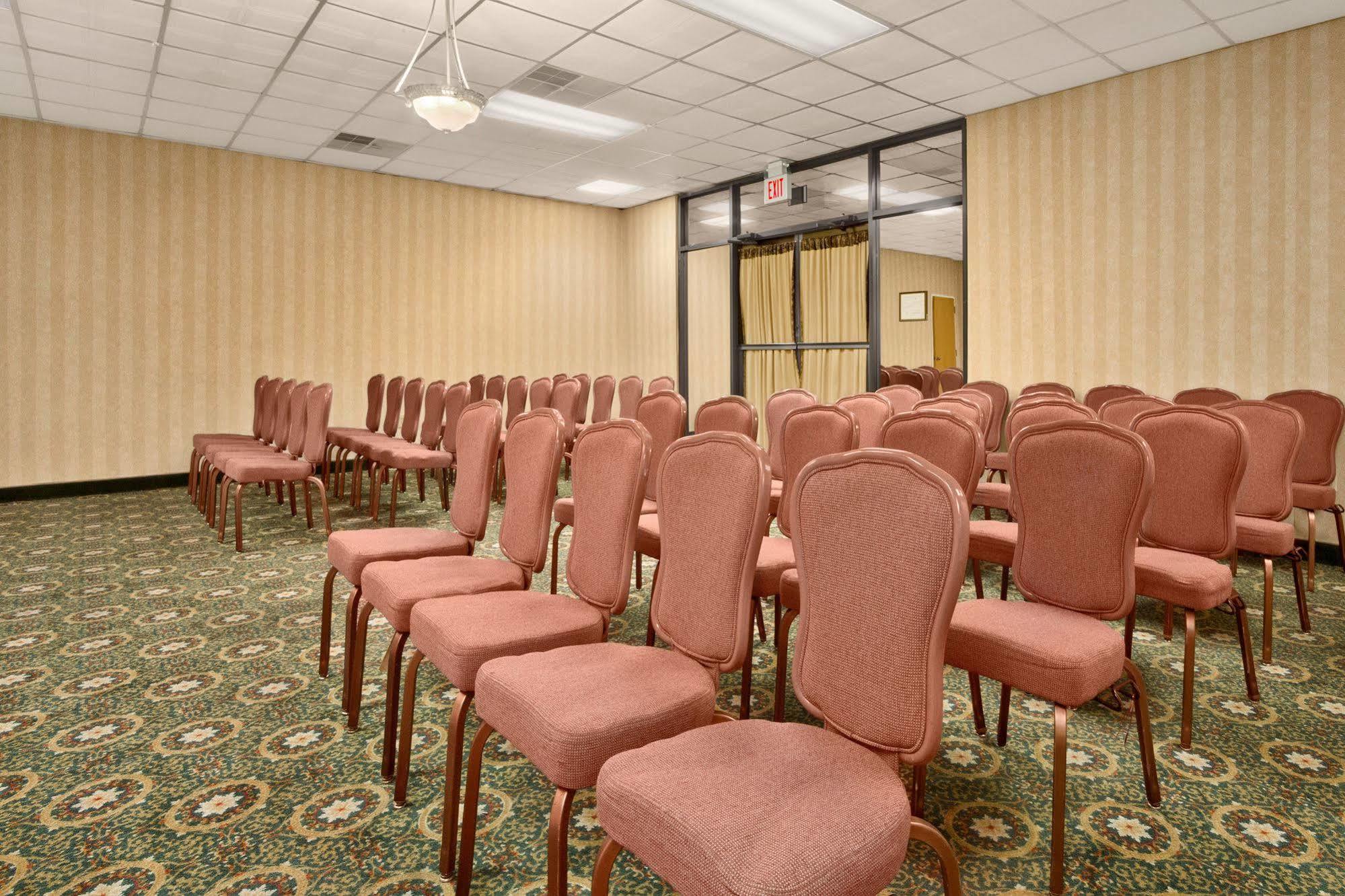Oh St Joseph Resort Hotel Pleasantville Business photo